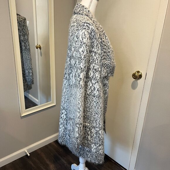 NWT BB Dakota White & Gray Open Front Knit Eyelash Cardigan, Size Medium - Picture 9 of 16